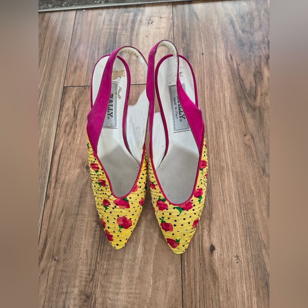 Bright Yellow Floral Pointed Slingback Heels with Pink Trim